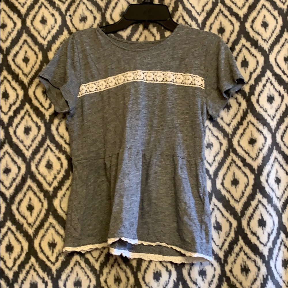 Cute grey top 🤍🖤